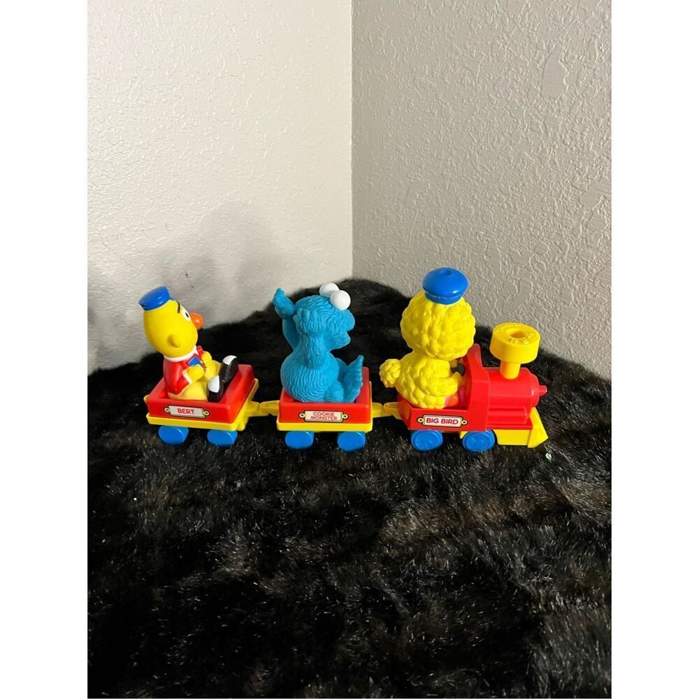 Vintage 1990 ILLCO Sesame Street Big Bird’s Wind Up‎ Train Bert Cookie Monster